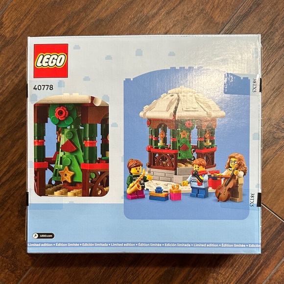 LEGO Winter Gazebo Set - Red, Green, Yellow - Picture 2 of 6